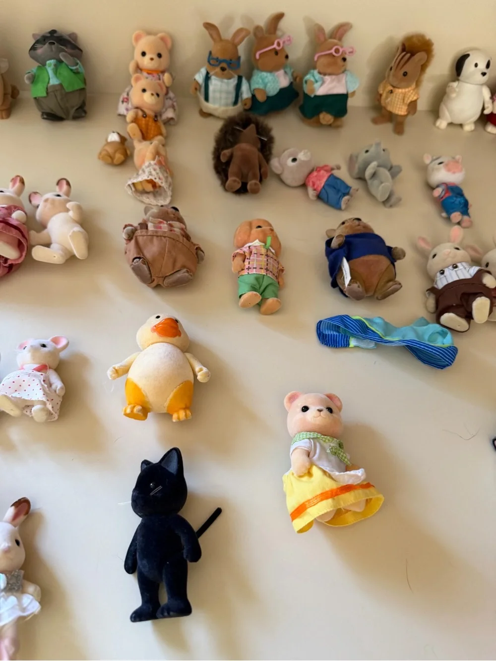 Lot of assorted Plush Mini Figures - Assorted Cream, White, Pink, Yellow